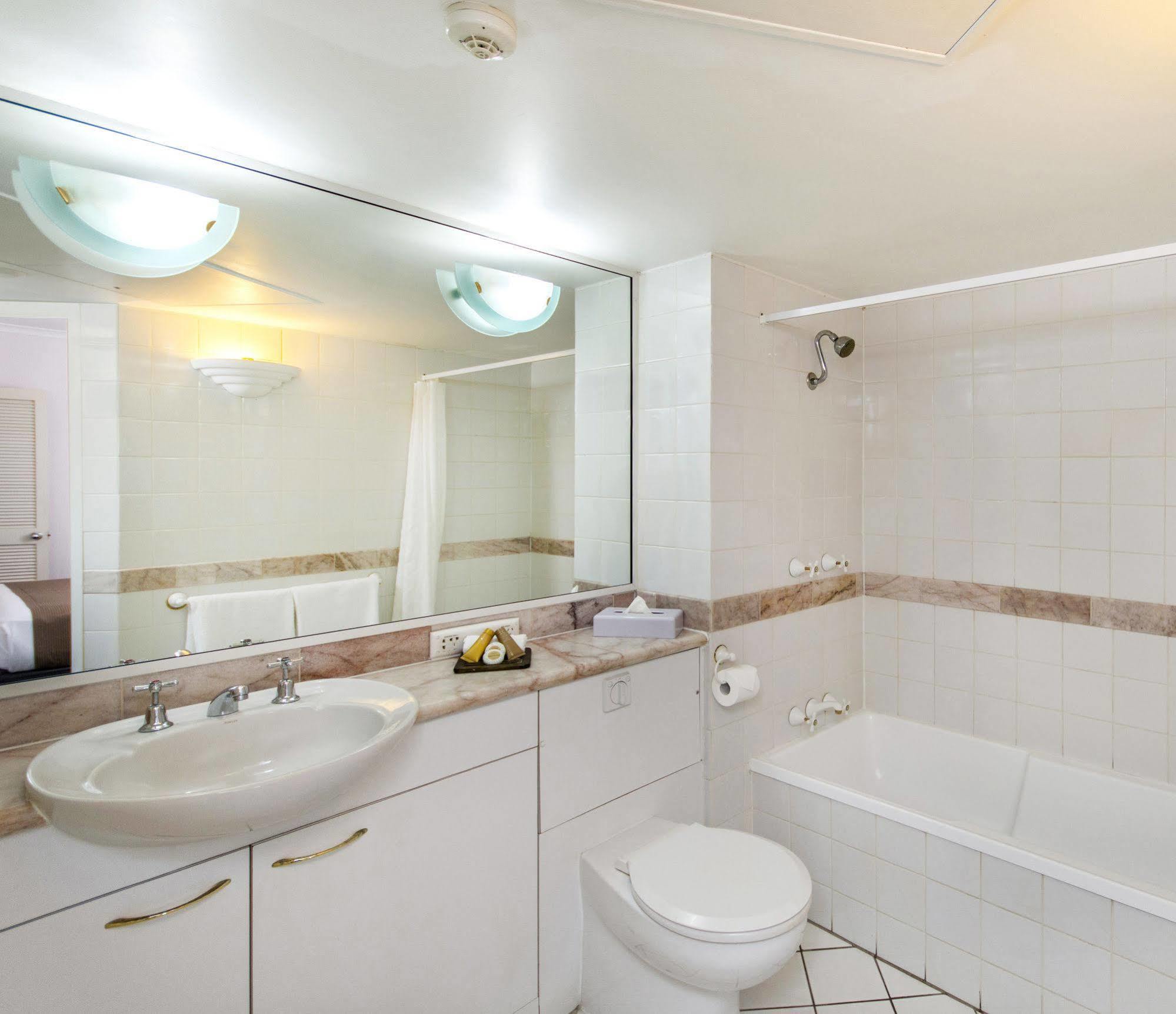 Il Centro Apartment Hotel Cairns Dış mekan fotoğraf